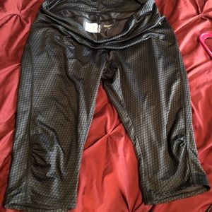 Danskin Capri leggings